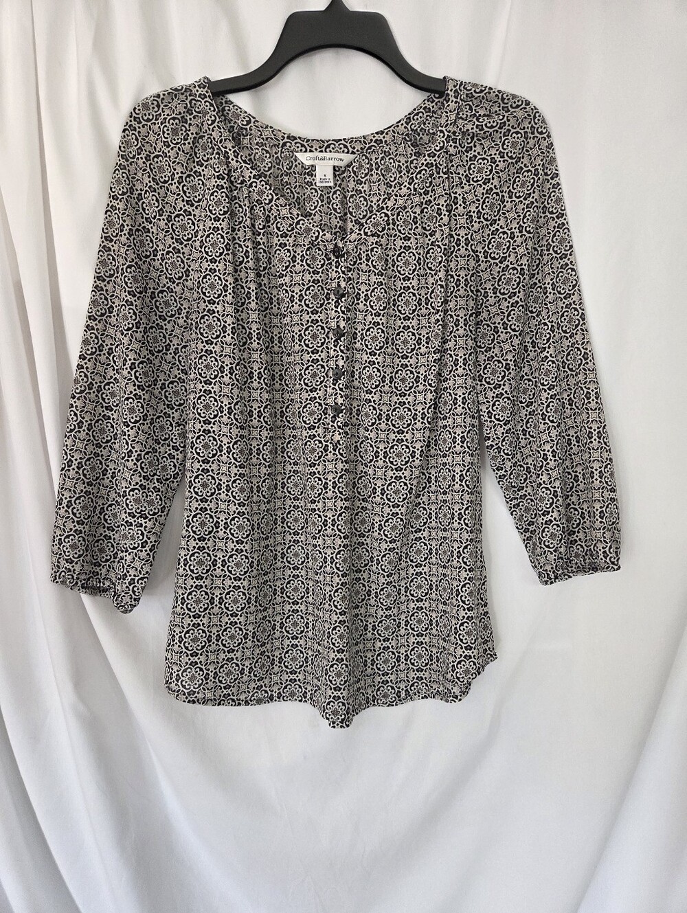 Croft & Barrow Flowy V Neck Blouse Black Print Size S